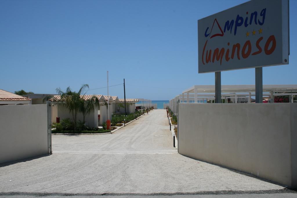Camping Luminoso Hotel Punta Braccetto Buitenkant foto